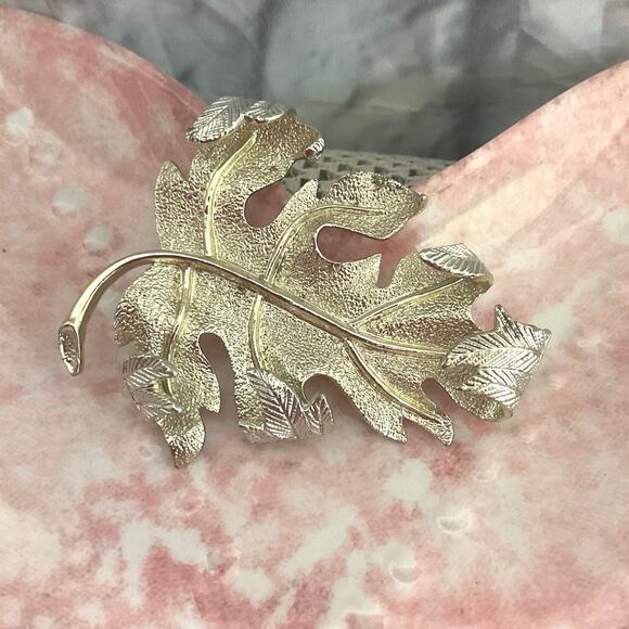 Vintage Sarah Coventry Leaf Brooch Silver - Picture 5 of 11